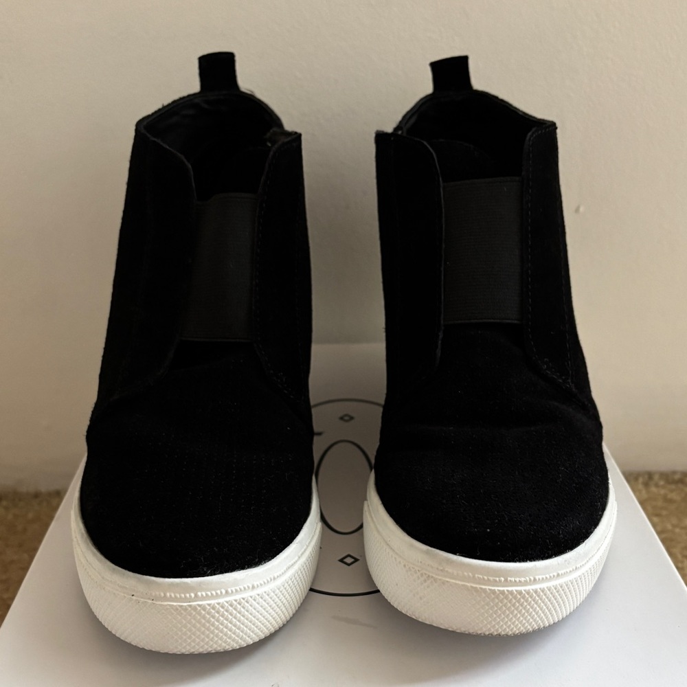 STEVE MADDEN Waverly Black Suede Wedge Sneakers Size 8